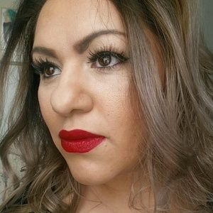 Meet your Posher, Sylvia